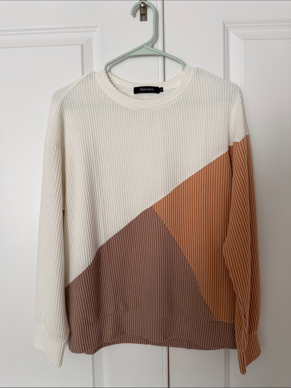Autumnal Colorblock Crewneck Textured Top in Cream, Tan & Brown